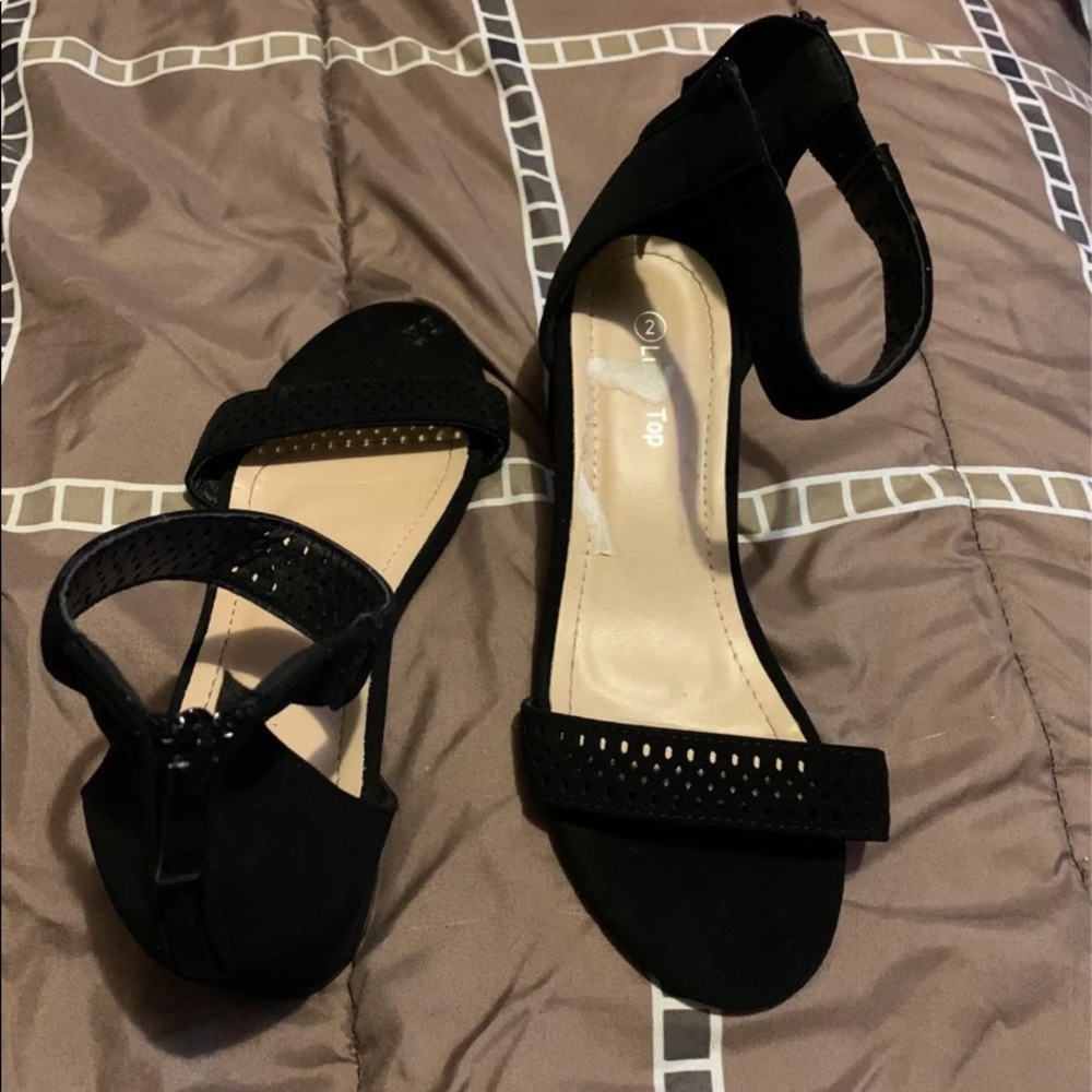 Girls dress shoe. Size 3